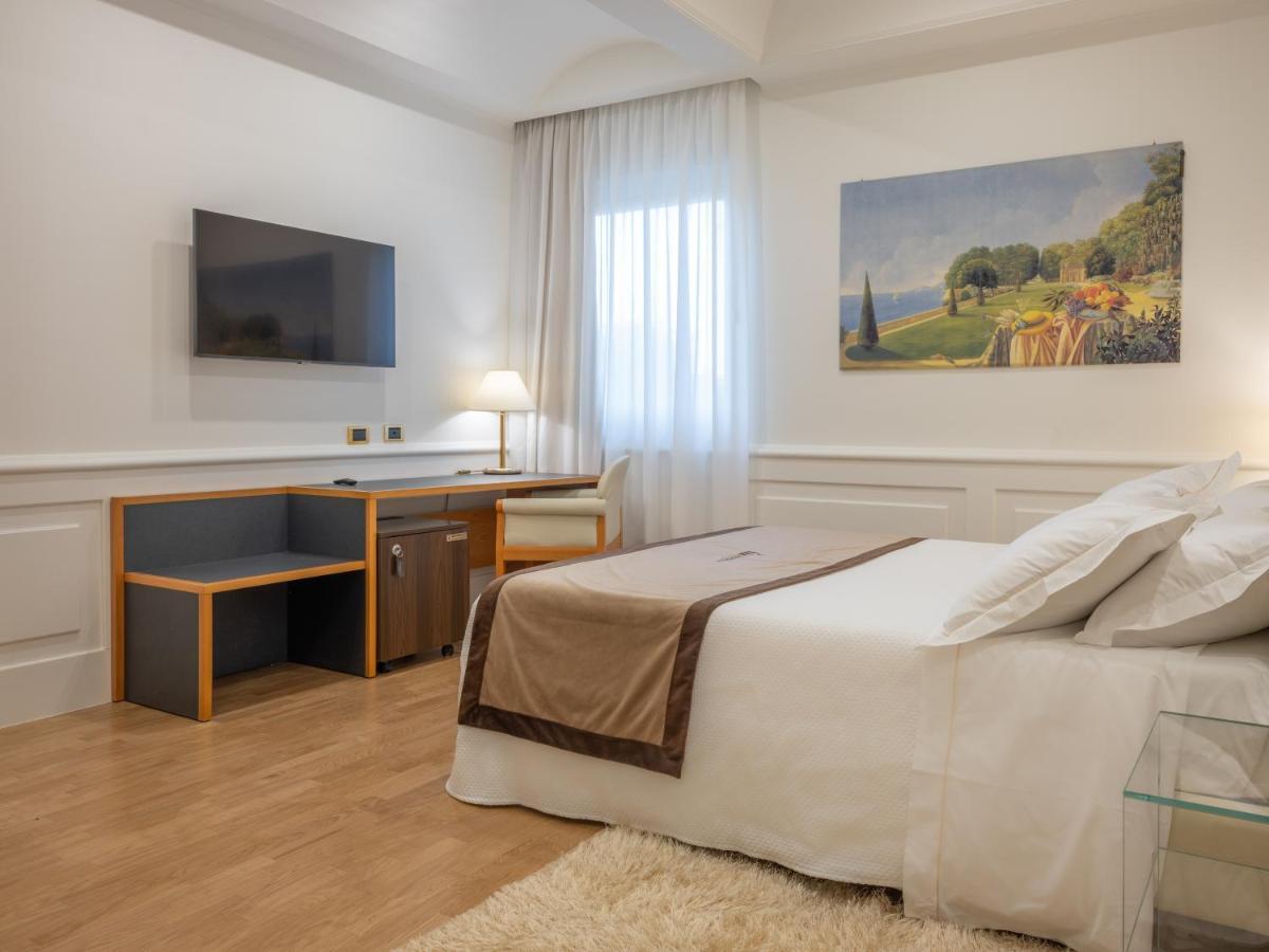 Mirabella Hotel Mirabella Eclano Екстер'єр фото